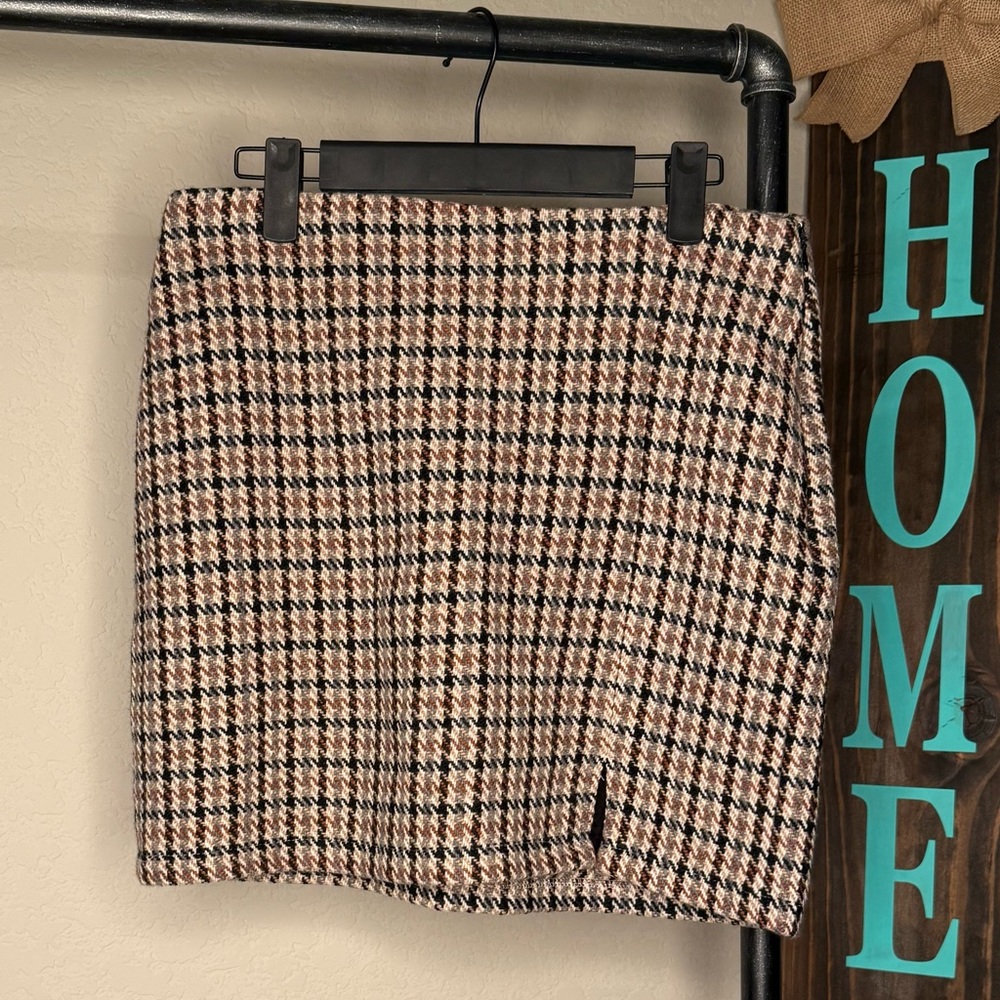 Classic Houndstooth Skirt